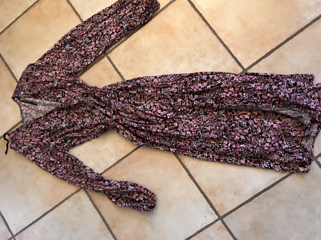Original Image - Full Outfit app.women