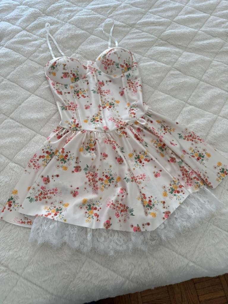 Original Image - Full Outfit app.women